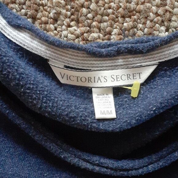 Victoria's Secret Sweatshirt SIZE M - Picture 2 of 6